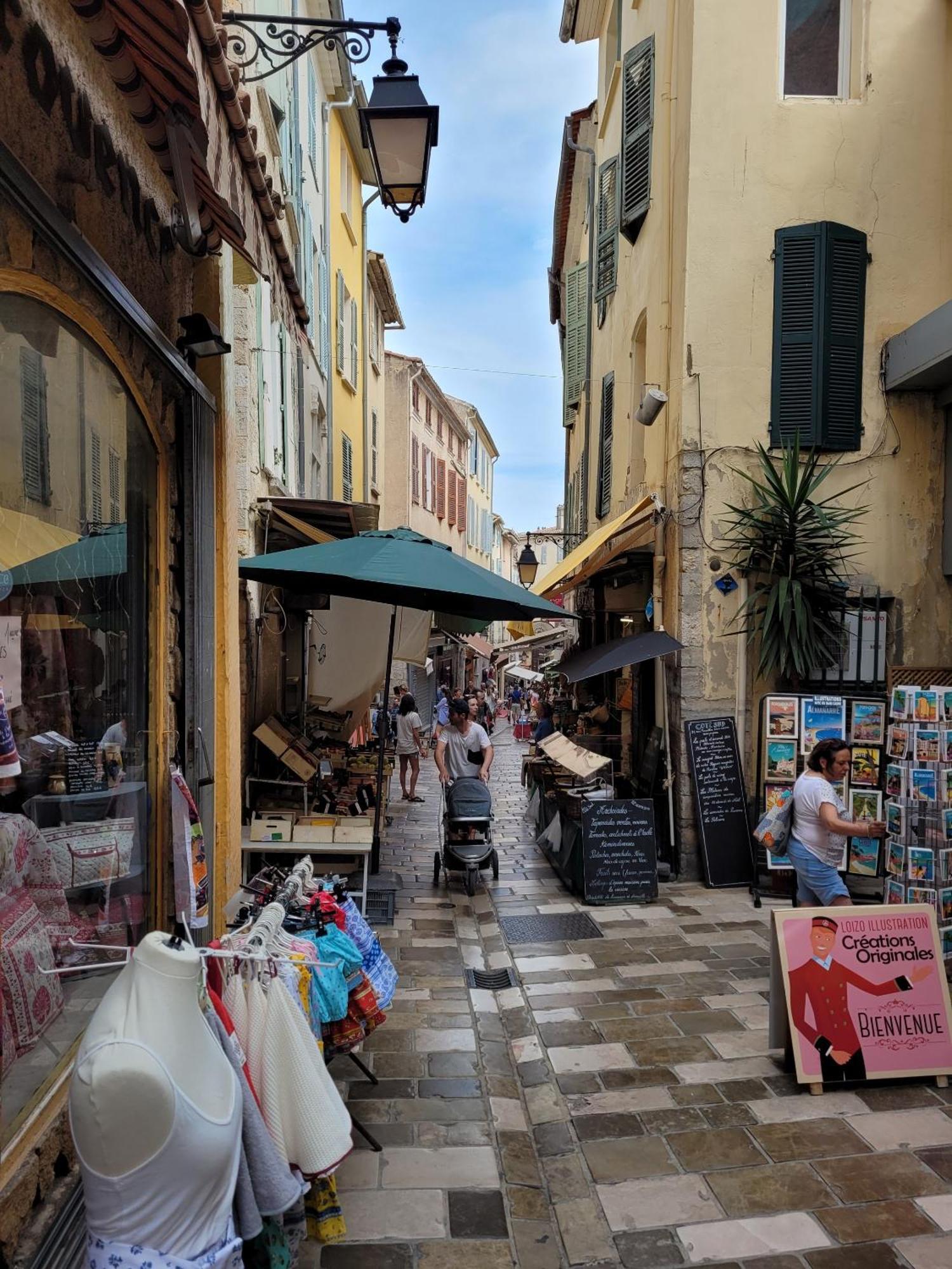 Souvenirs D'Hier Apartment Hyeres Exterior photo